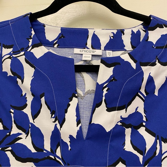 Chico’s Blue and White Top Blouse Size .5 - Picture 2 of 9